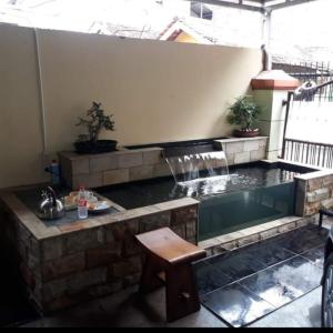 Yvl Jasa Bikin Kolam Ikan Koi + Kaca