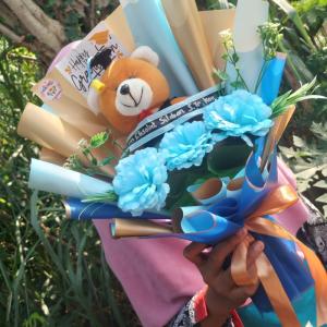 Pembuatan Buket boneka wisuda Kelulusan cowok cewek bunga boneka ulang tahun - marun