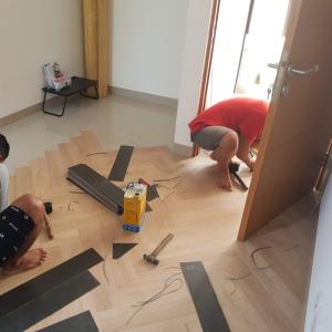JASA PASANG LANTAI VINYL,VINYL DRY BACK, VINYL PLANK, LEM JABODETABEK - Jasa Pasang Lis